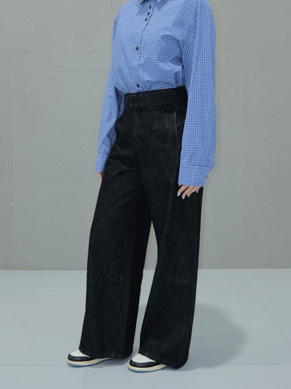 Barrel Leg Jeans with Belt