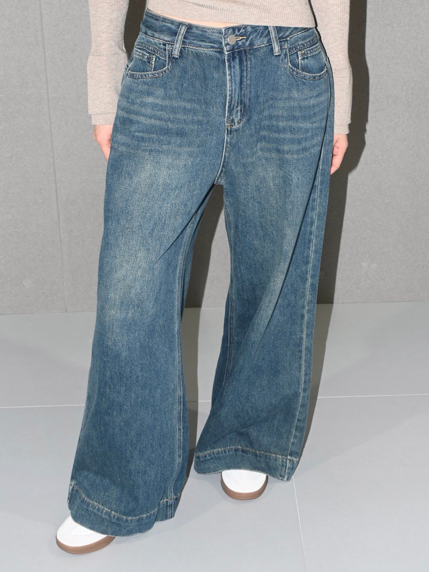 Contour Wide Leg Jeans